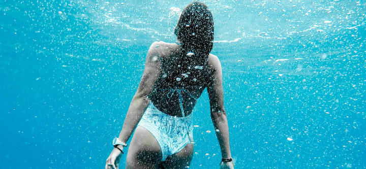 can you swim with hair extensions